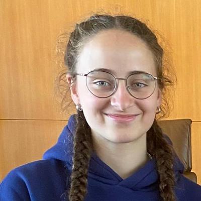 Schockiertes Augen reiben nach der Europawahl