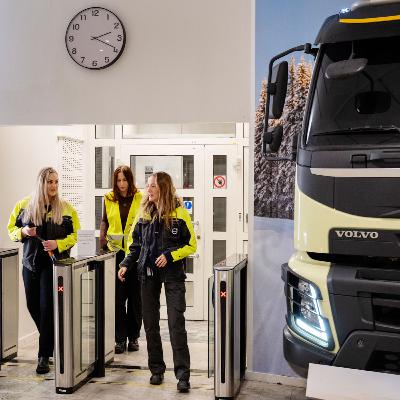 Övertid och söndagsjobb tär på Volvopersonalen: ”Då blir man ju slutkörd” Övertid och söndagsjobb tär på Volvopersonalen: ”Då blir man ju slutkörd”
