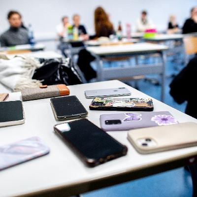 Smartphone an der Schule: Helfen Verbote wirklich?