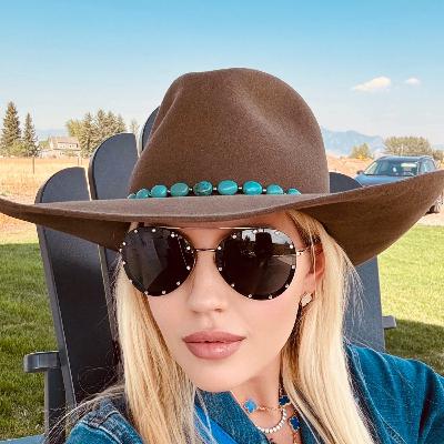 Lesley Beador: Nature, Family, and Skincare with Purpose