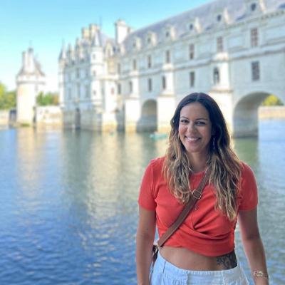 "Você se sente estrangeira em qualquer mundo, até hoje", relata capixaba que mora em Barcelona