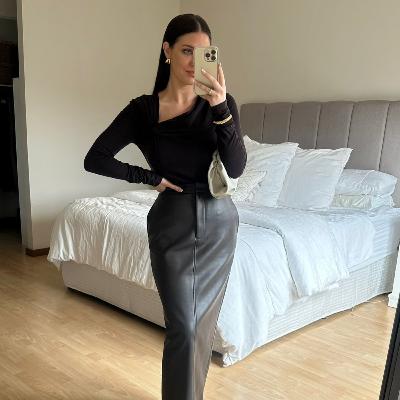 Eat Like Her, Dress Like Her: How Mia Became That Girl