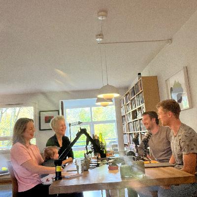 "It takes a village to raise a child". Hvordan lager vi den moderne landsbyen? Med Hanna Øiestad Damskau og Guro Øiestad "It takes a village to raise a child". Hvordan lager vi den moderne landsbyen? Med Hanna Øiestad Damskau og Guro Øiestad