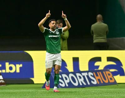 Palmeiras vence o Santos e abre três pontos na liderança do Brasileirão