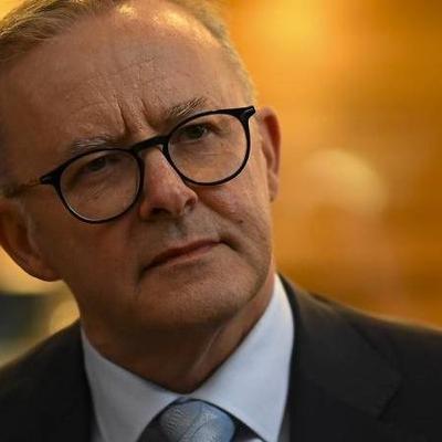 Millions of Aussies bracing for extreme weather .. and Albo heads home from the US.