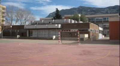 Andrés Parra, secretario de Comunicación y delegado de ANPE Marina Alta, y Alberto Meras, presidente del sindicato en Alicante, denuncian las desfavorables condiciones de los centros educativos