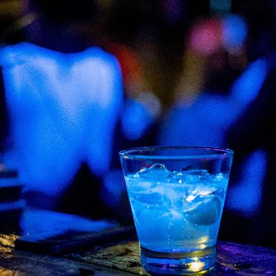 "Alkohol jest jak bomba atomowa". Jednak można ją rozbroić "Alkohol jest jak bomba atomowa". Jednak można ją rozbroić