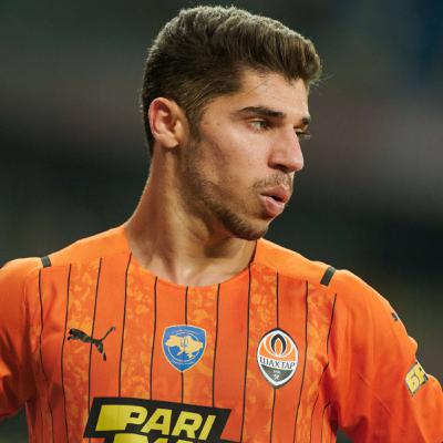 Футболісти залишають Україну, Ліга чемпіонів повернулася Футболісти залишають Україну, Ліга чемпіонів повернулася