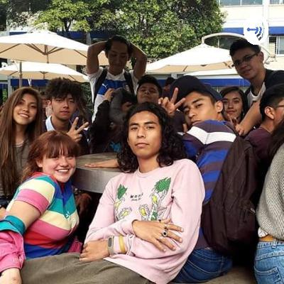 Hablando sandeces.... No sé ofendan somos tontos