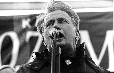 THE AMERICAN DREAM WITH MARTIN SHEEN THE AMERICAN DREAM WITH MARTIN SHEEN