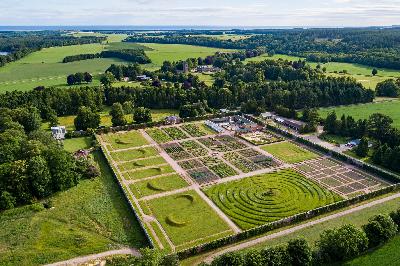 #122 The Fiat Walled Garden