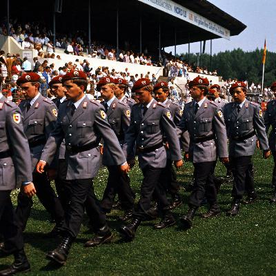 12.11.1955: Die ersten Bundeswehrsoldaten werden verpflichtet