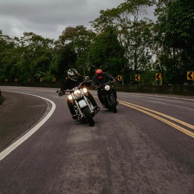 Como transportar crianças em motocicletas e motonetas? PRF explica!