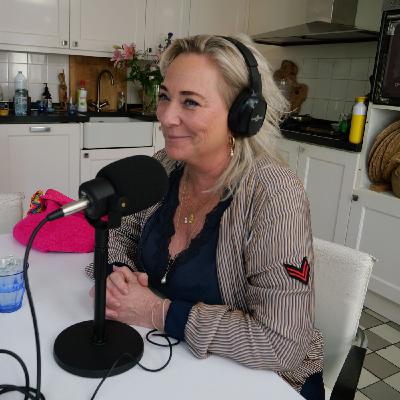 #5 – De Voetbalmoeder | Frouwke Eiting-Van Leeuwen – Moeder van Carel Eiting (S01) #5 – De Voetbalmoeder | Frouwke Eiting-Van Leeuwen – Moeder van Carel Eiting (S01)