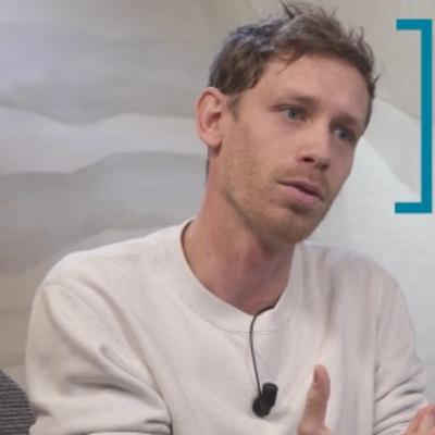 Faire l'histoire critique du rire, avec Adrien Denouette