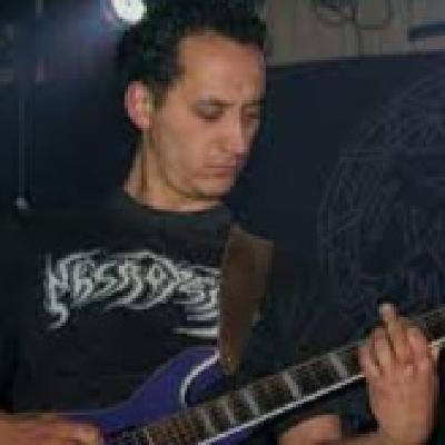 MICHEL GARRIDO ESTRENA SINGLE EN PIUCHÉN FEST III CON BANDA “CARNIVORUS”
