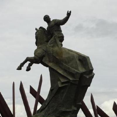 Entre el arte y el Criterio de Alberto Lescay Entre el arte y el Criterio de Alberto Lescay