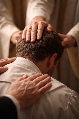 What Is Apostolic Succession, and Why Does It Matter? What Is Apostolic Succession, and Why Does It Matter?