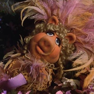 5.34: Miss Piggy Is Here!