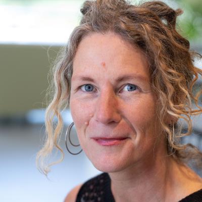 Carin Spreekt Met Bennie Bartels