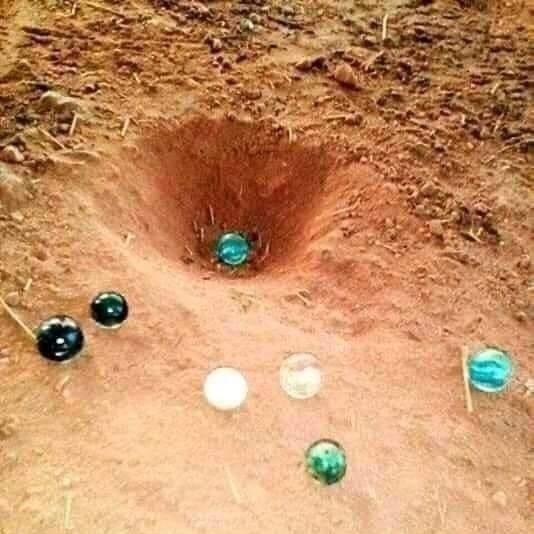 تیله_و_جوی_آب