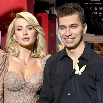 MIŁOŚĆ W CZASACH ONLINE - Karol "Friz" Wiśniewski i Weronika "Wersow" Sowa MIŁOŚĆ W CZASACH ONLINE - Karol "Friz" Wiśniewski i Weronika "Wersow" Sowa