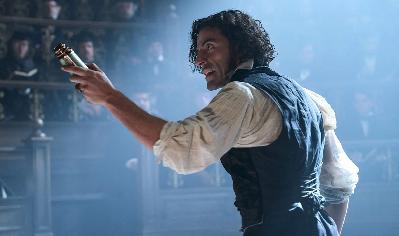 Netflix : Oscar Isaac présente sa création dans un nouvel extrait de Frankenstein
