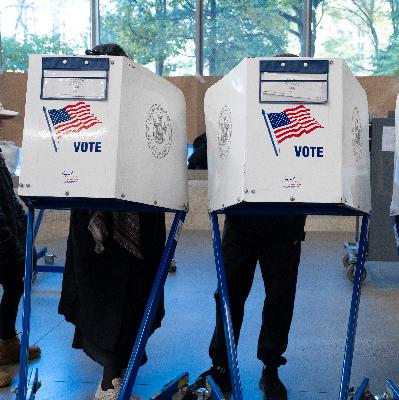 Conservative mayoral candidate Irene Estrada speaks with WINS