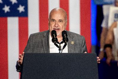 US Rep. Mark Pocan on Venezula, New liquor license law, New cheer team in Chippewa US Rep. Mark Pocan on Venezula, New liquor license law, New cheer team in Chippewa